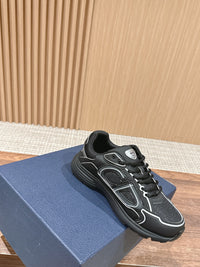 B30 Sneakers
