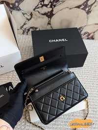 Pearl Crush Wallet on Chain