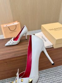 Garavani Studdy Pumps