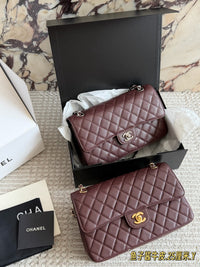 25 Caviar Leather Flap Bag