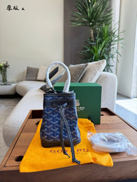 Petit Flot Mini Bucket Bag
