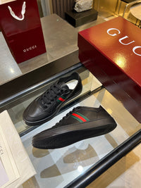 Stretch Low Top Trainers