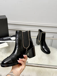 Logo Chelsea Boots
