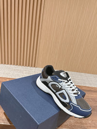 B30 Sneakers