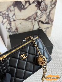 Pearl Crush Vanity Bag