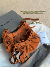Le Cagole Shoulder Bag