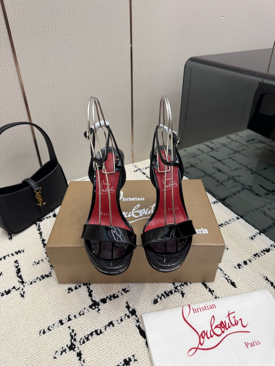 26S Condorapik Queen Leather Sandals