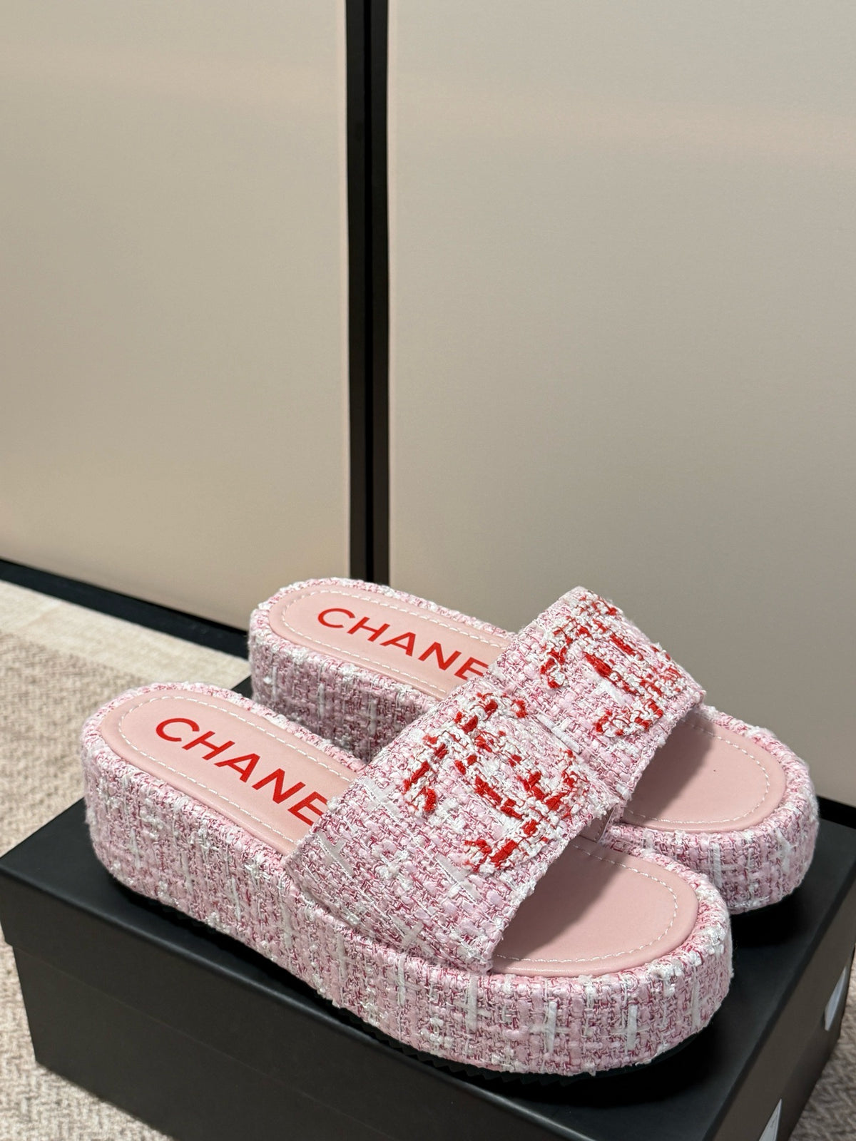 26K Platform Slides