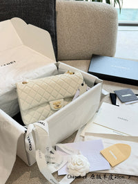 25 Lambskin Flap Bag