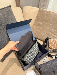 Jett Messenger Bag