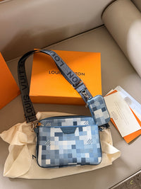 District PM Messenger Bag
