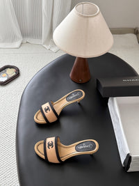 26B Kitten Heel Slides