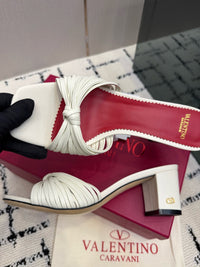 26S Garavani Annet Mules