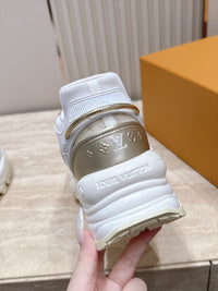 Run 55 Sneakers