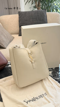 Le 5 À 7 Hobo Bag