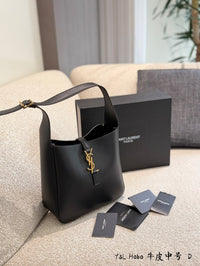 Le 37 Bucket Bag