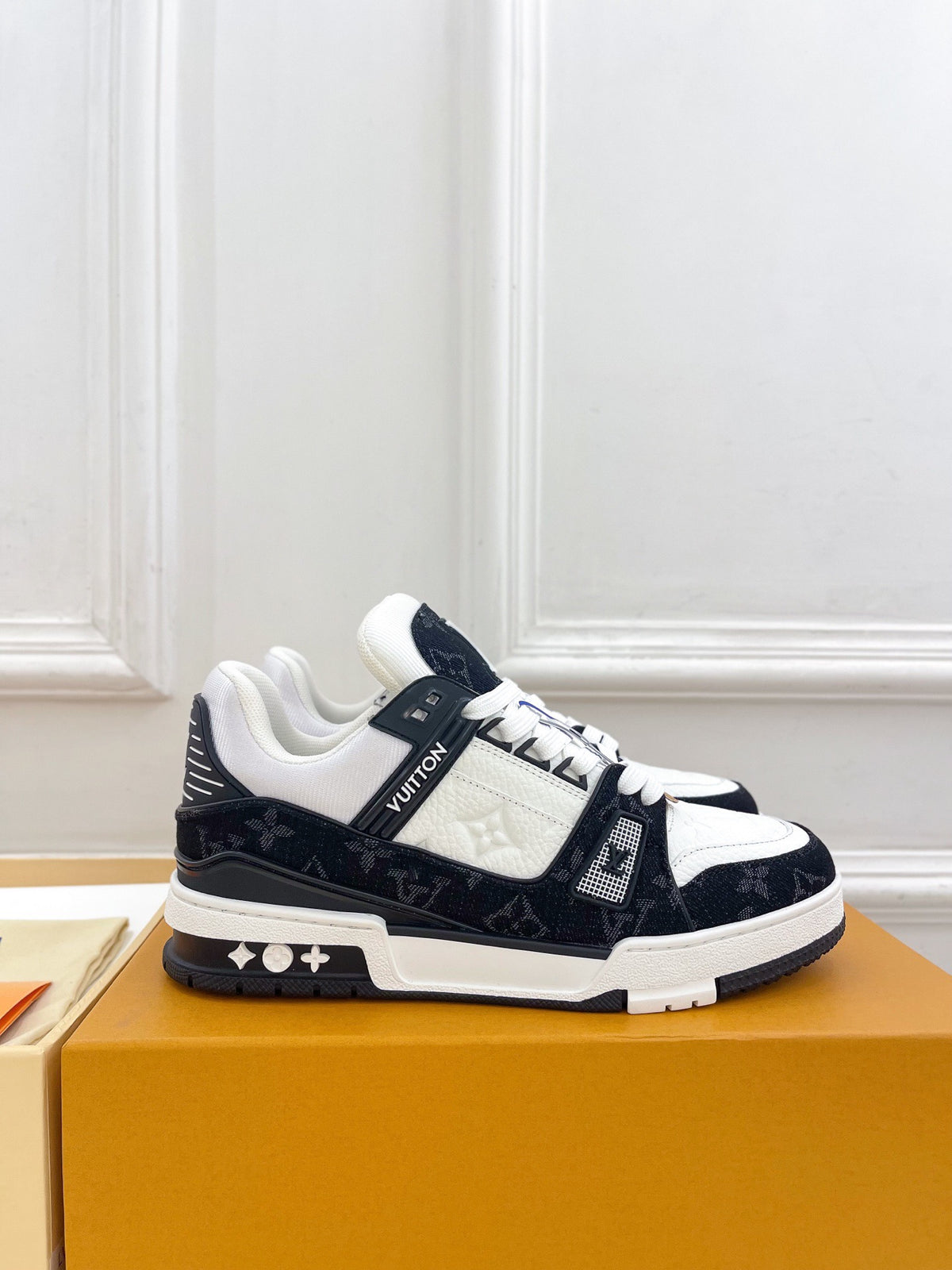 Logo Trainers