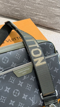 Trio Messenger Bag