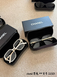 Signature Pearl Sunglasses