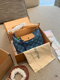 Hills Pochette