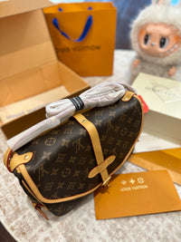 Saumur Messenger Bag
