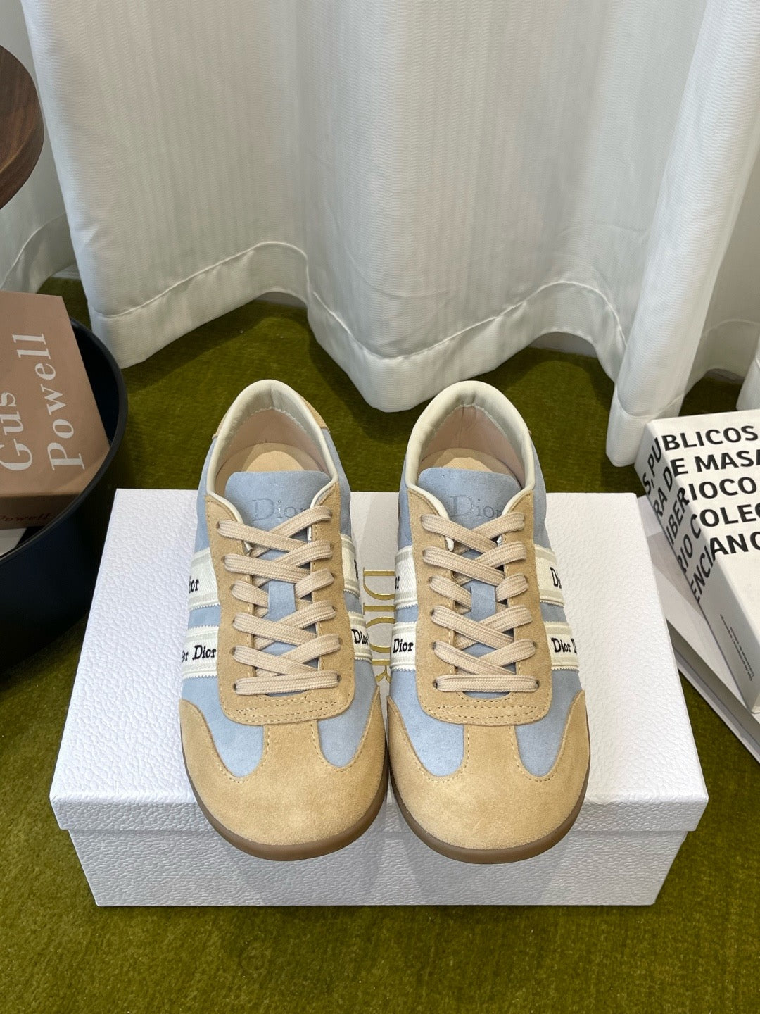 26S Ribbon Sneakers