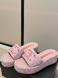 26K Platform Slides