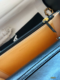 Wallet on Chain Gold Ball