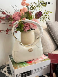 Aphrodite Shoulder Bag
