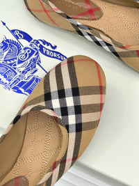26WF Check Ballet Flats