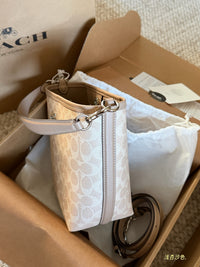 City Bucket Bag