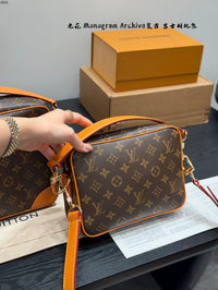 Nil Camera Bag