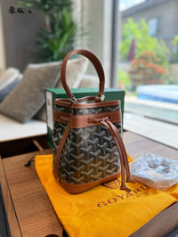 Petit Flot Mini Bucket Bag