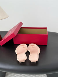 Vittoria Thong Sandals