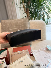 Extra Pocket L19 Grained Calf Leather