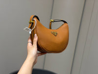 Arqué Shoulder Bag