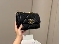 19 Handbag
