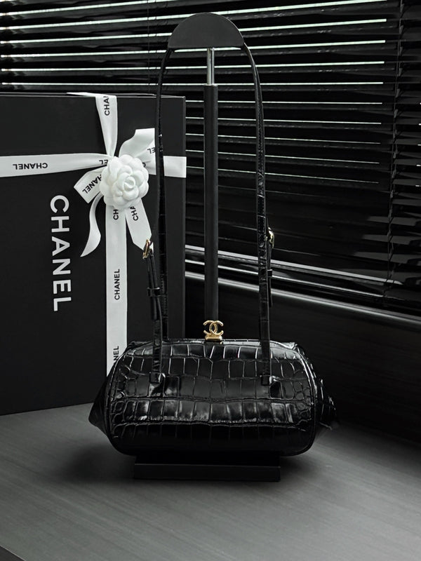 26A Clutch with Strap