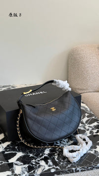Hobo Shoulder Bag