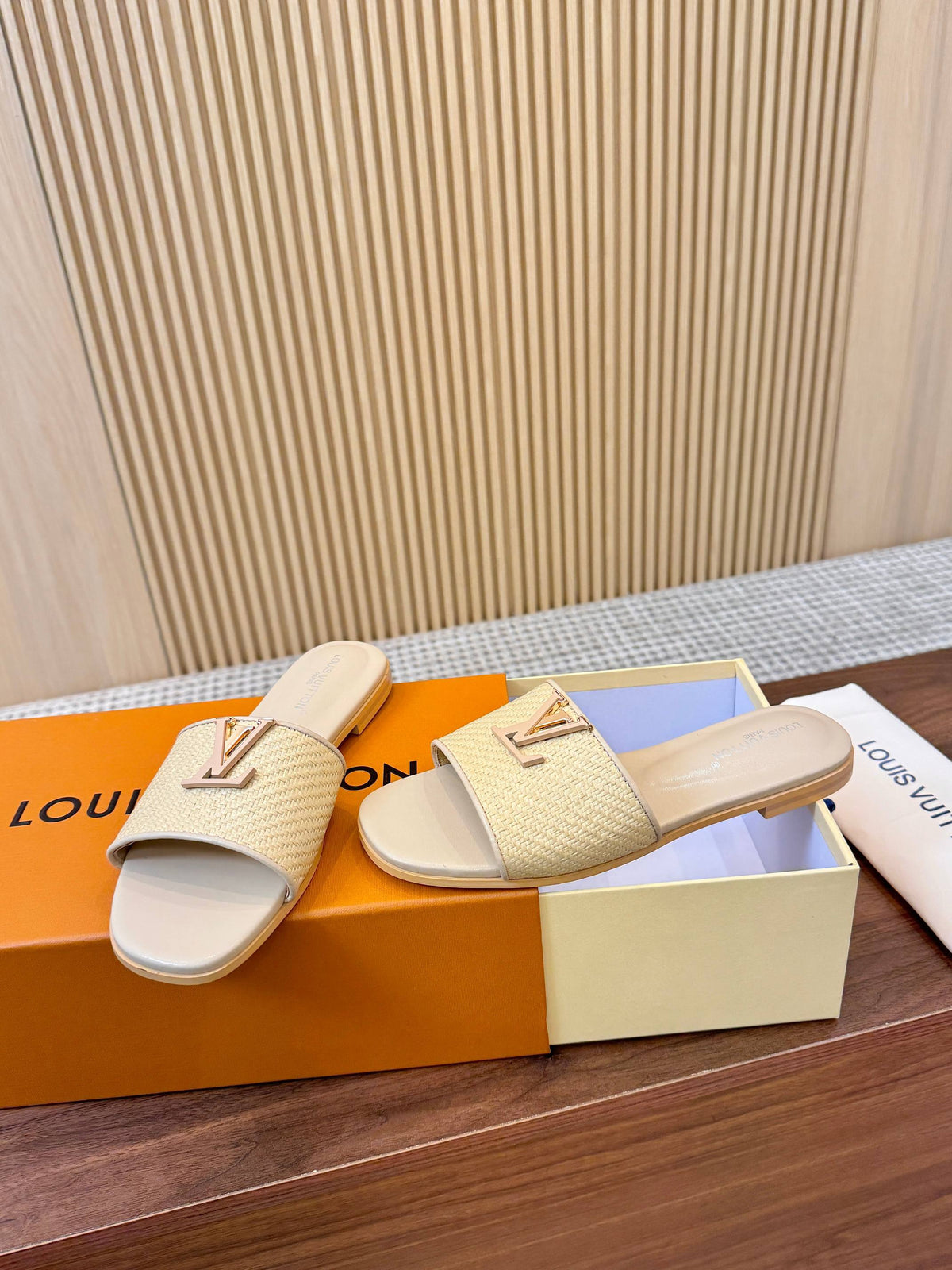 Capri Flat Mules