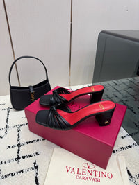 26S Garavani Annet Mules