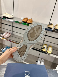 B30 Sneakers