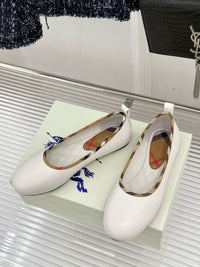 26WF Check Ballet Flats
