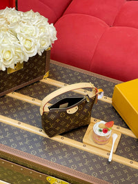 Hills Pochette Bag