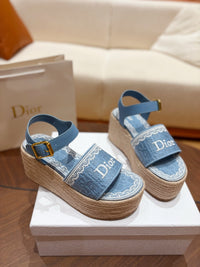 Dentelle Wedge Sandals