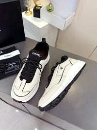 Logo Sneakers