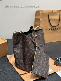 Rowan Bucket Bag