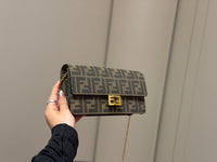 Baguette Wallet On Chain