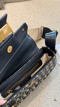 Columbus Street Chic Bag