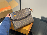 Pochette Coussin Chain Pouch